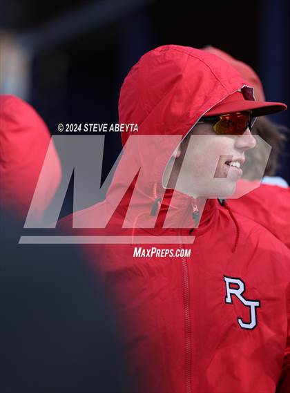 Thumbnail 2 in Regis Jesuit @ Legend photogallery.