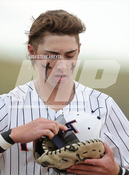 Thumbnail 1 in Regis Jesuit @ Legend photogallery.