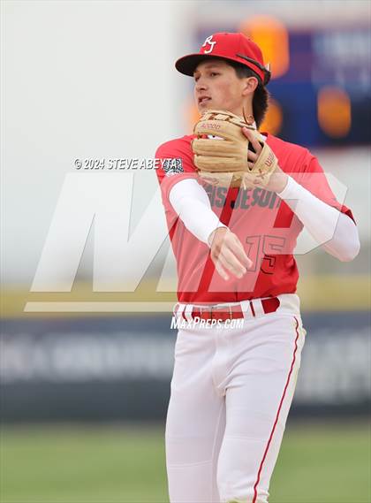 Thumbnail 2 in Regis Jesuit @ Legend photogallery.