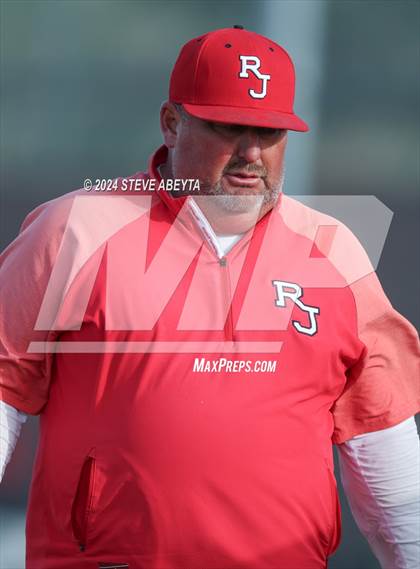 Thumbnail 2 in Regis Jesuit @ Legend photogallery.