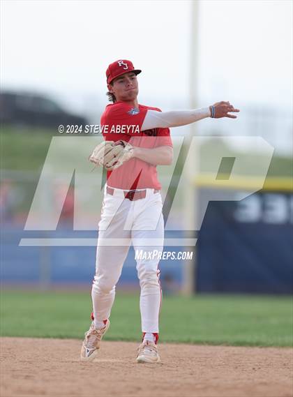 Thumbnail 3 in Regis Jesuit @ Legend photogallery.