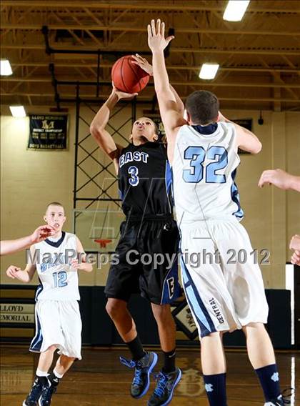 Thumbnail 3 in Central Hardin vs. East Jessamine (Lloyd Memorial Classic) photogallery.