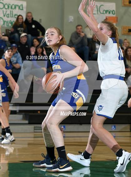 Thumbnail 2 in Sutter vs. Davis (Ram Jam Winter Classic) photogallery.
