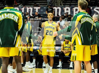 Thumbnail 3 in De La Salle vs. Damien (MaxPreps MLK Classic) photogallery.