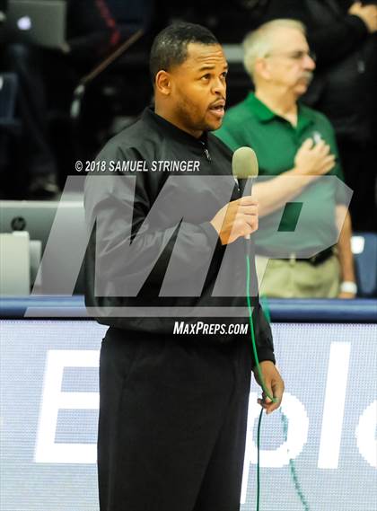Thumbnail 3 in De La Salle vs. Damien (MaxPreps MLK Classic) photogallery.