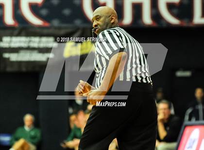 Thumbnail 3 in De La Salle vs. Damien (MaxPreps MLK Classic) photogallery.