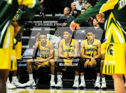 Thumbnail 2 in De La Salle vs. Damien (MaxPreps MLK Classic) photogallery.