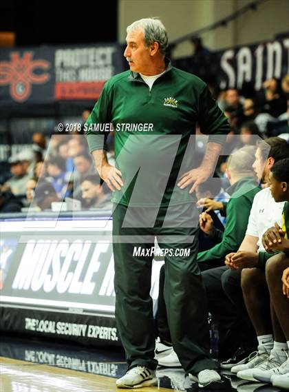 Thumbnail 2 in De La Salle vs. Damien (MaxPreps MLK Classic) photogallery.