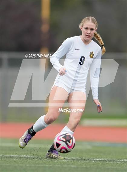 Thumbnail 2 in Elk Grove vs. Rio Americano (River City Raider Cup) photogallery.