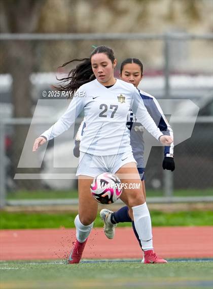 Thumbnail 1 in Elk Grove vs. Rio Americano (River City Raider Cup) photogallery.