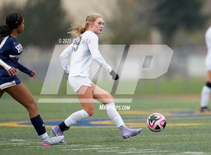 Thumbnail 2 in Elk Grove vs. Rio Americano (River City Raider Cup) photogallery.