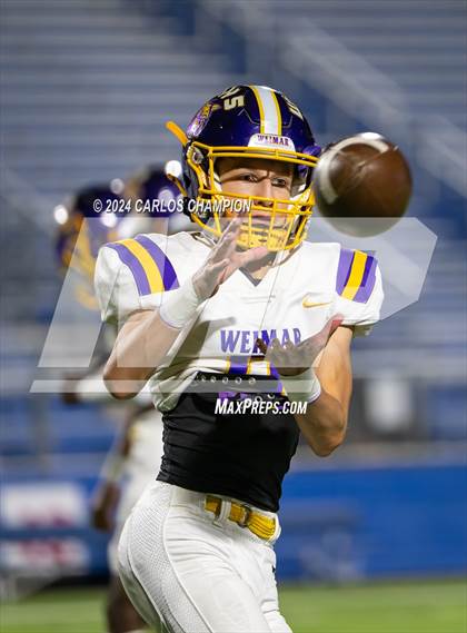 Thumbnail 2 in Weimar @ Mason (UIL Football 2A Division 1 Region 4 Area) photogallery.