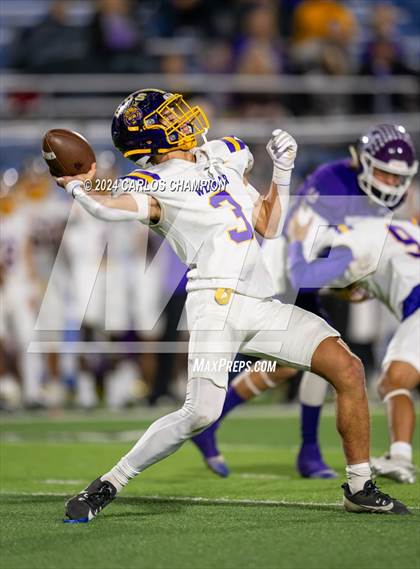 Thumbnail 1 in Weimar @ Mason (UIL Football 2A Division 1 Region 4 Area) photogallery.