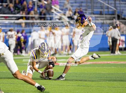 Thumbnail 3 in Weimar @ Mason (UIL Football 2A Division 1 Region 4 Area) photogallery.