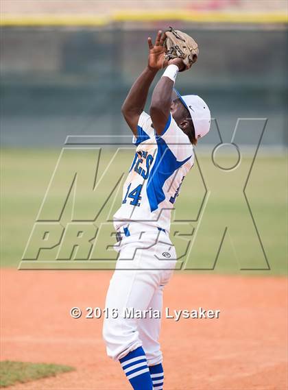 Thumbnail 3 in Langham Creek vs. Westside (UIL 6A Area Playoff) photogallery.
