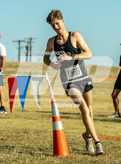 Thumbnail 1 in UIL 6A Boys Cross Country District 25 Finals photogallery.