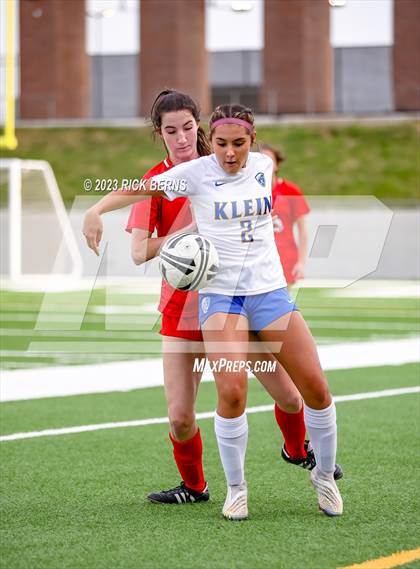 Thumbnail 1 in Klein vs The Woodlands (UIL6A Region 2 Area Playoff) photogallery.