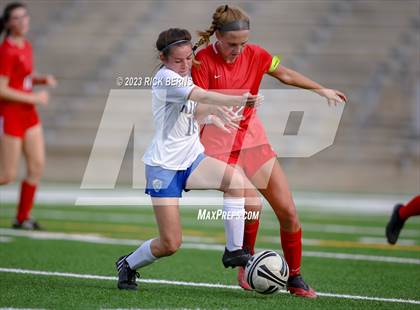 Thumbnail 2 in Klein vs The Woodlands (UIL6A Region 2 Area Playoff) photogallery.