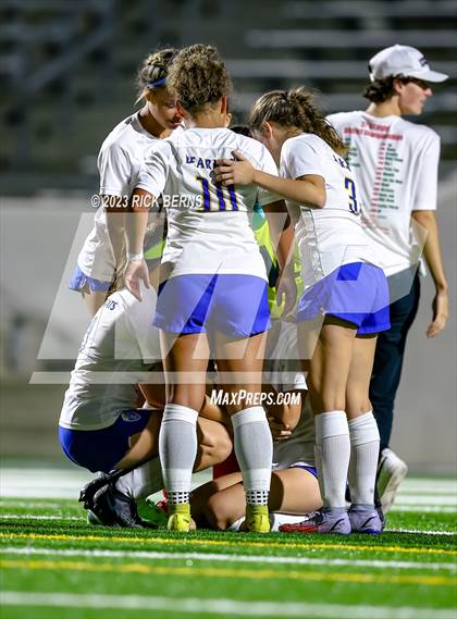 Thumbnail 2 in Klein vs The Woodlands (UIL6A Region 2 Area Playoff) photogallery.