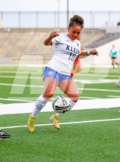 Thumbnail 2 in Klein vs The Woodlands (UIL6A Region 2 Area Playoff) photogallery.