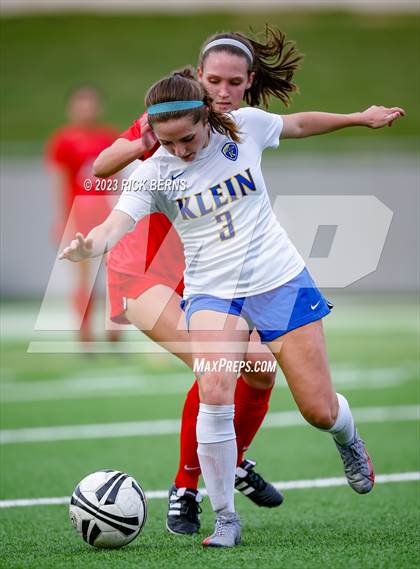 Thumbnail 1 in Klein vs The Woodlands (UIL6A Region 2 Area Playoff) photogallery.