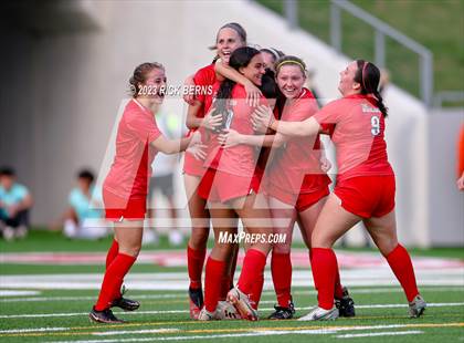 Thumbnail 1 in Klein vs The Woodlands (UIL6A Region 2 Area Playoff) photogallery.