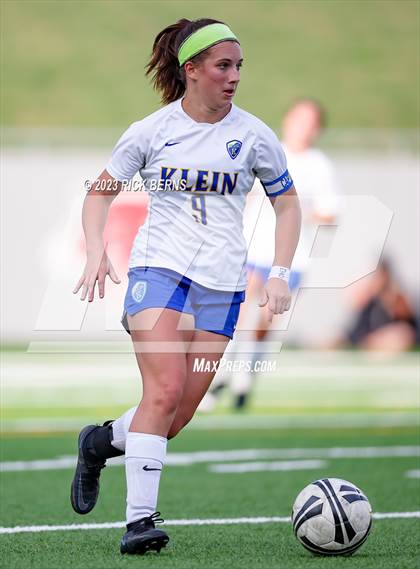 Thumbnail 2 in Klein vs The Woodlands (UIL6A Region 2 Area Playoff) photogallery.