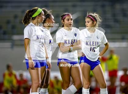 Thumbnail 2 in Klein vs The Woodlands (UIL6A Region 2 Area Playoff) photogallery.