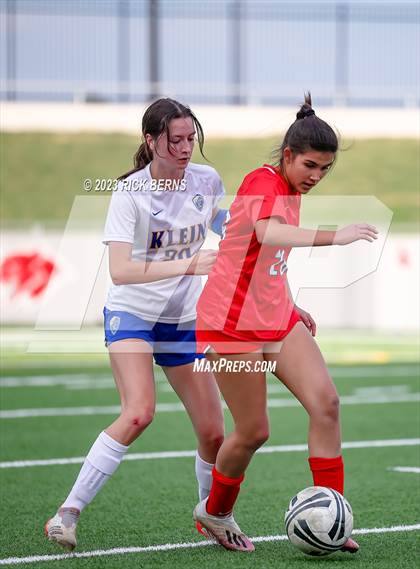 Thumbnail 1 in Klein vs The Woodlands (UIL6A Region 2 Area Playoff) photogallery.