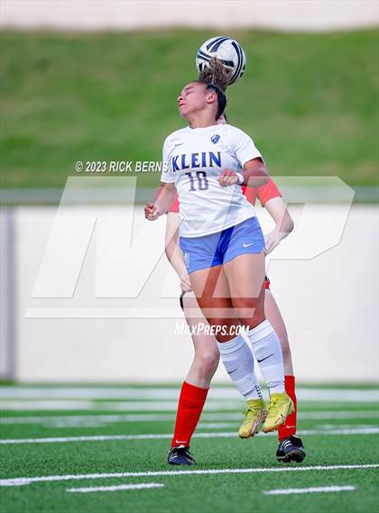 Thumbnail 3 in Klein vs The Woodlands (UIL6A Region 2 Area Playoff) photogallery.