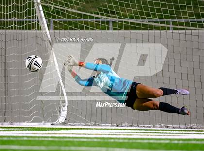 Thumbnail 1 in Klein vs The Woodlands (UIL6A Region 2 Area Playoff) photogallery.