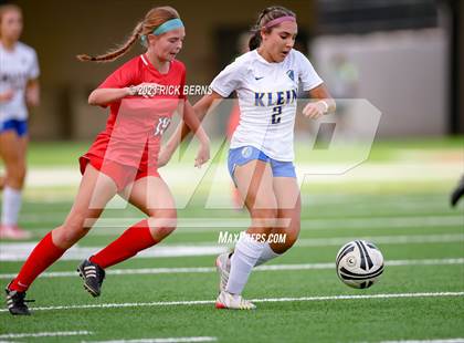 Thumbnail 2 in Klein vs The Woodlands (UIL6A Region 2 Area Playoff) photogallery.