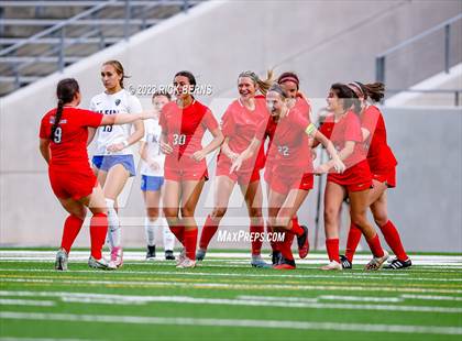 Thumbnail 2 in Klein vs The Woodlands (UIL6A Region 2 Area Playoff) photogallery.