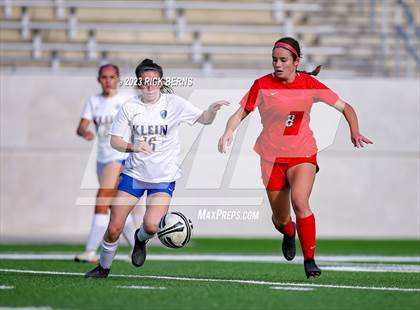 Thumbnail 2 in Klein vs The Woodlands (UIL6A Region 2 Area Playoff) photogallery.