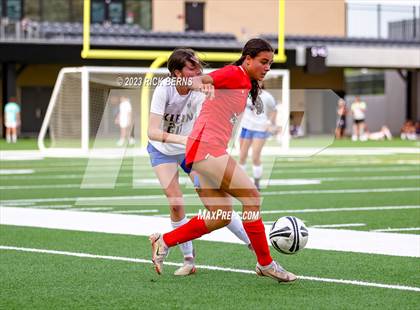 Thumbnail 2 in Klein vs The Woodlands (UIL6A Region 2 Area Playoff) photogallery.