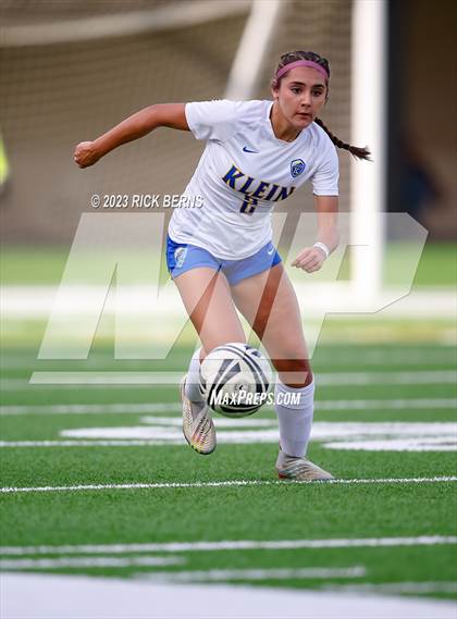 Thumbnail 1 in Klein vs The Woodlands (UIL6A Region 2 Area Playoff) photogallery.