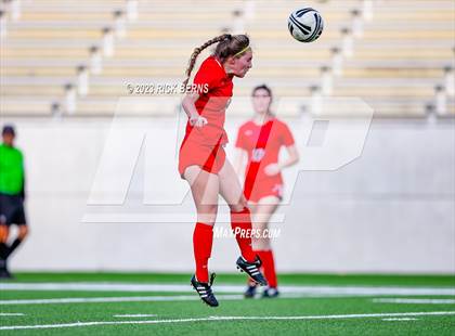 Thumbnail 2 in Klein vs The Woodlands (UIL6A Region 2 Area Playoff) photogallery.