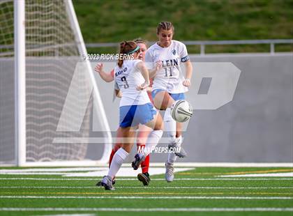 Thumbnail 2 in Klein vs The Woodlands (UIL6A Region 2 Area Playoff) photogallery.