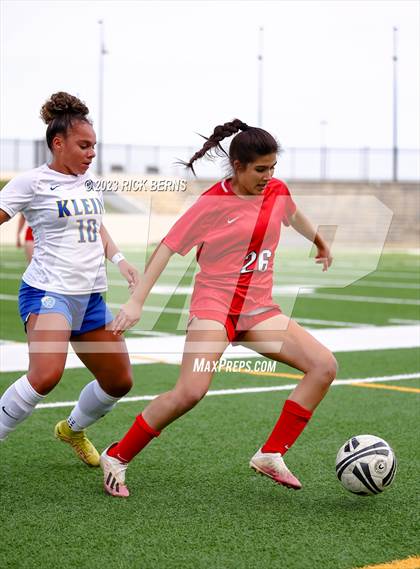 Thumbnail 1 in Klein vs The Woodlands (UIL6A Region 2 Area Playoff) photogallery.