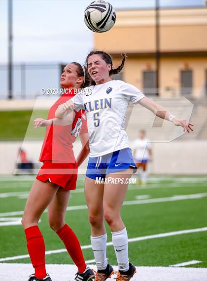 Thumbnail 2 in Klein vs The Woodlands (UIL6A Region 2 Area Playoff) photogallery.