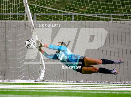 Thumbnail 2 in Klein vs The Woodlands (UIL6A Region 2 Area Playoff) photogallery.