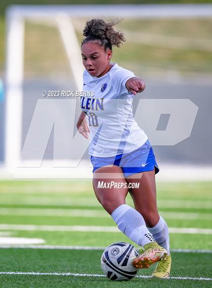Thumbnail 1 in Klein vs The Woodlands (UIL6A Region 2 Area Playoff) photogallery.