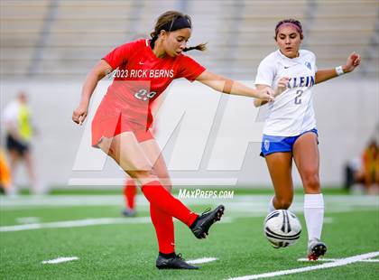 Thumbnail 1 in Klein vs The Woodlands (UIL6A Region 2 Area Playoff) photogallery.