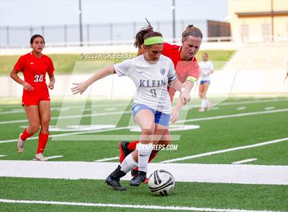 Thumbnail 1 in Klein vs The Woodlands (UIL6A Region 2 Area Playoff) photogallery.