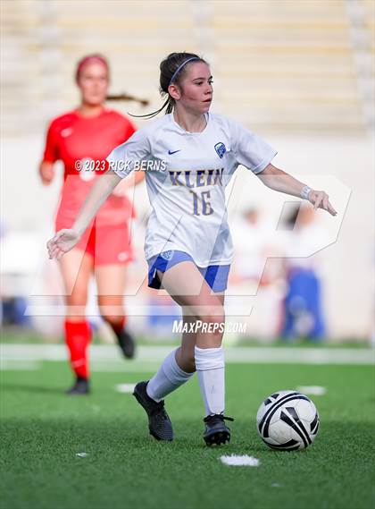 Thumbnail 1 in Klein vs The Woodlands (UIL6A Region 2 Area Playoff) photogallery.