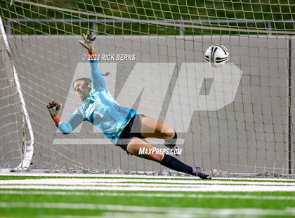 Thumbnail 2 in Klein vs The Woodlands (UIL6A Region 2 Area Playoff) photogallery.