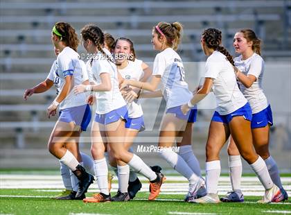 Thumbnail 2 in Klein vs The Woodlands (UIL6A Region 2 Area Playoff) photogallery.