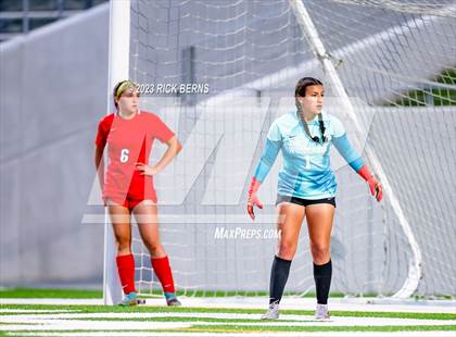 Thumbnail 3 in Klein vs The Woodlands (UIL6A Region 2 Area Playoff) photogallery.