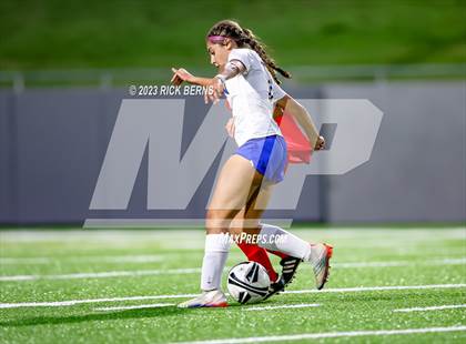 Thumbnail 1 in Klein vs The Woodlands (UIL6A Region 2 Area Playoff) photogallery.