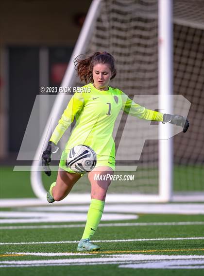 Thumbnail 2 in Klein vs The Woodlands (UIL6A Region 2 Area Playoff) photogallery.